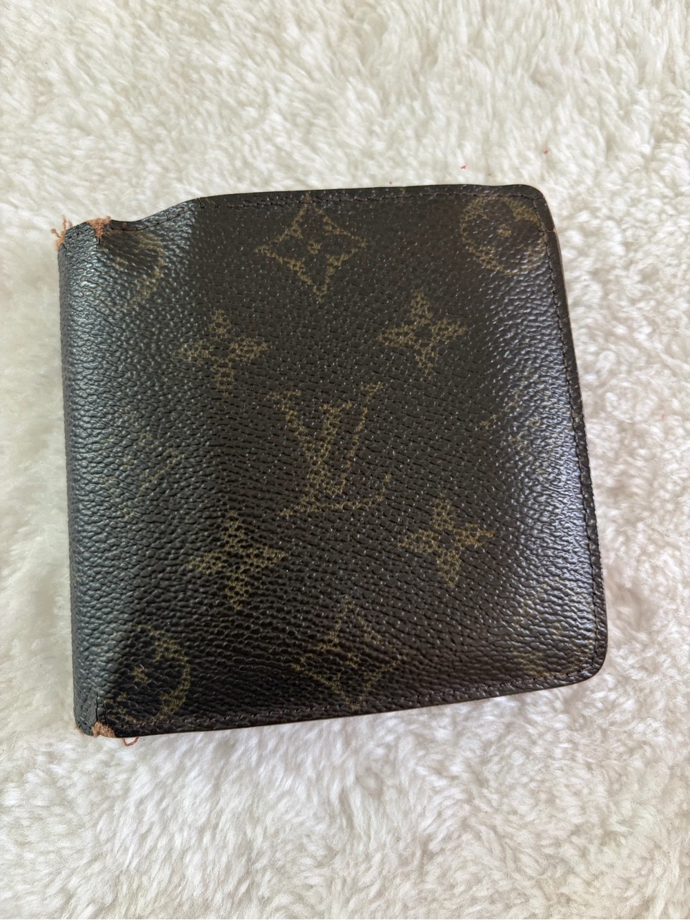 Louis Vuitton Men's Monogram Bi-Fold Wallet in Brown